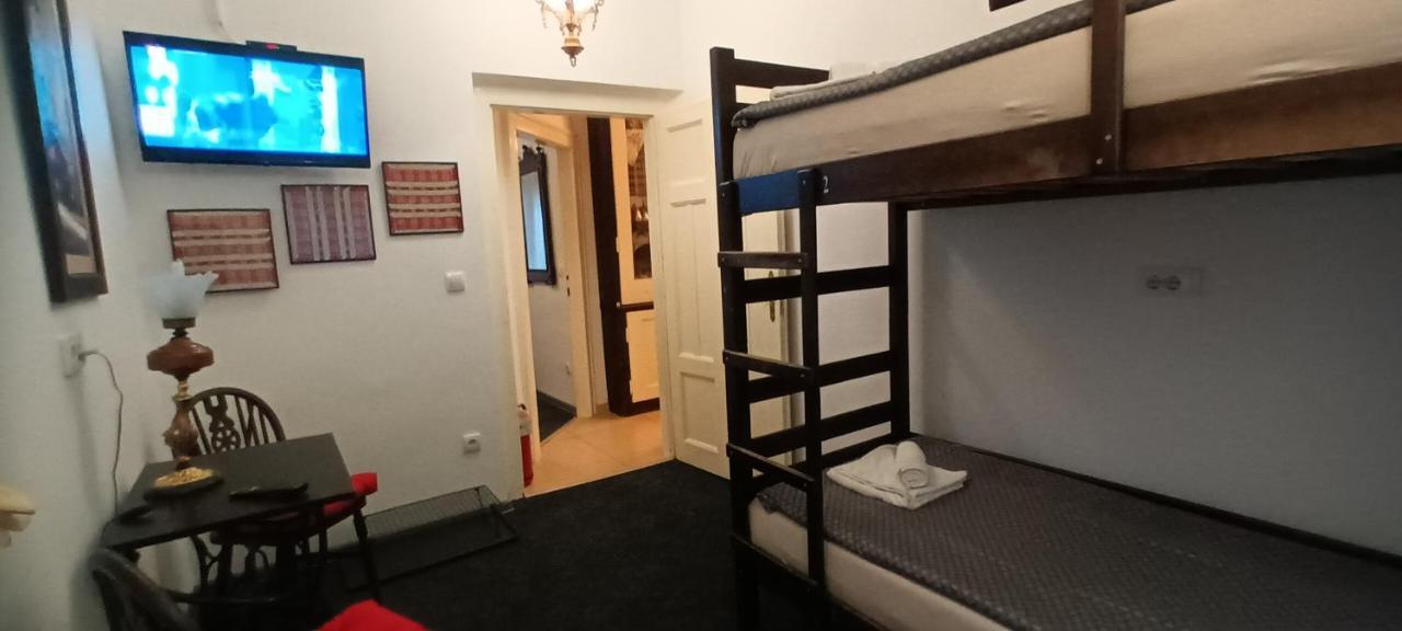 Authentic Belgrade Centre Hostel - Only Private Rooms Екстериор снимка